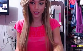 2015-05-08blonde-pinkshirt-webcam-v